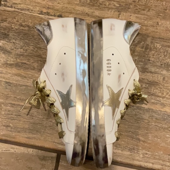 Golden Goose White and Gold Super Star Classic Sneakers - Picture 4 of 7